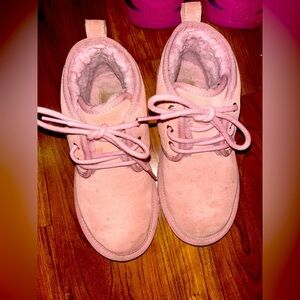 Women’s pink uggs